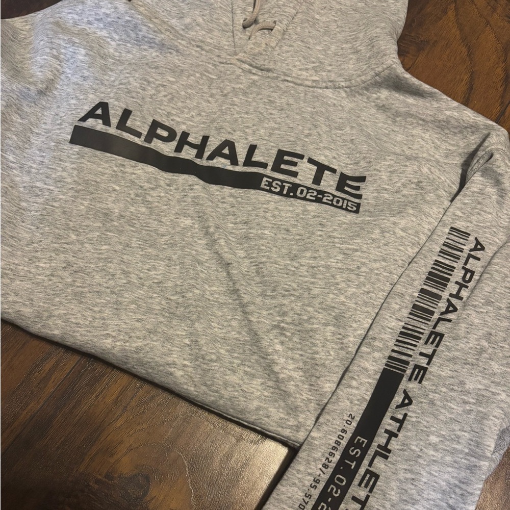 Alphalete hoodie in perfect condition